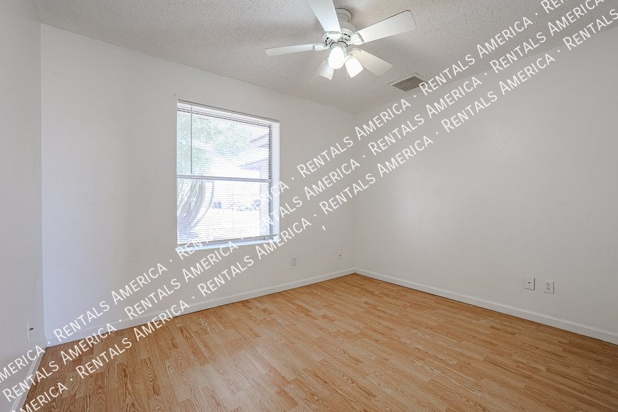 Nice 4 Bedroom Home In Pioneer Village Community!!! property image