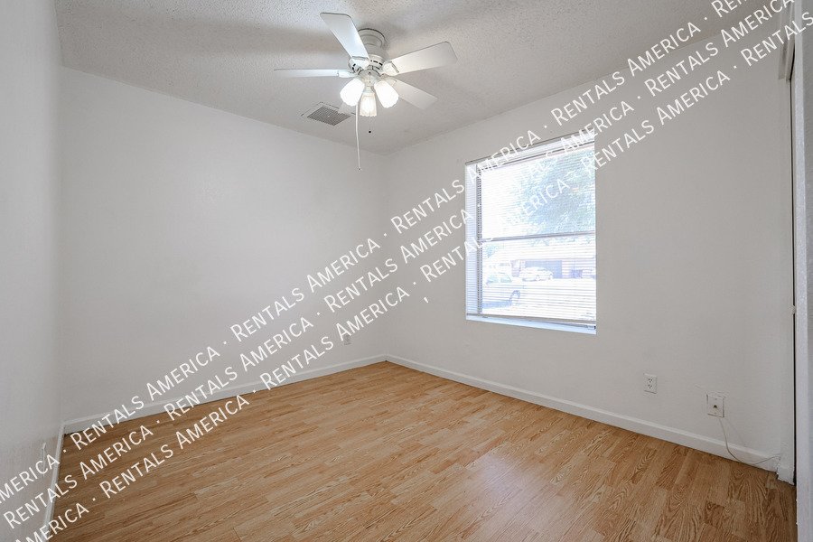 Nice 4 Bedroom Home In Pioneer Village Community!!! property image