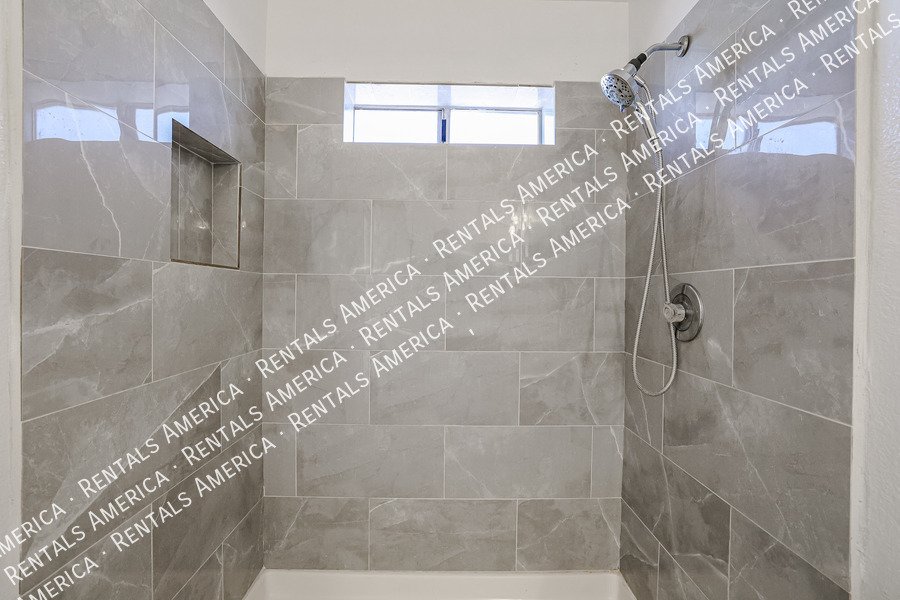 Nice 4 Bedroom Home In Pioneer Village Community!!! property image