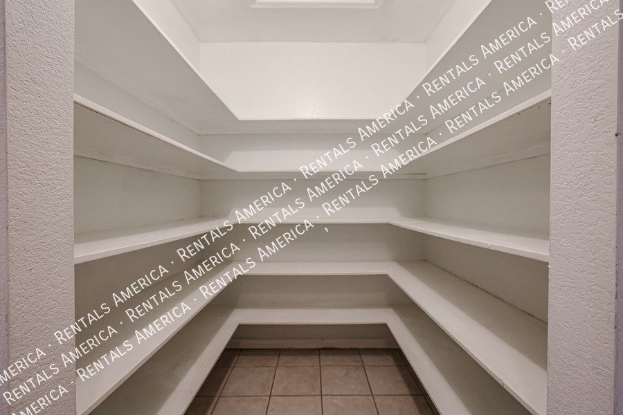 Nice 4 Bedroom Home In Pioneer Village Community!!! property image