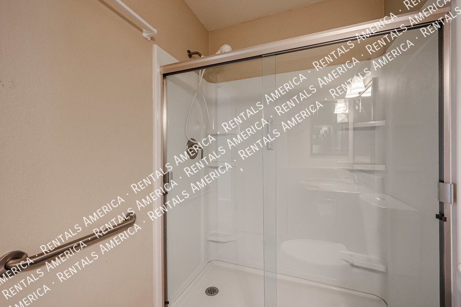 10815 W Northern Ave property image