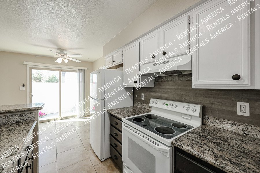 10815 W Northern Ave property image